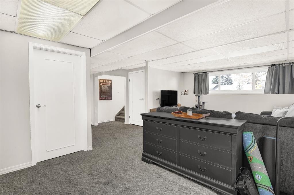 810 Almond Avenue, Beaverlodge, AB