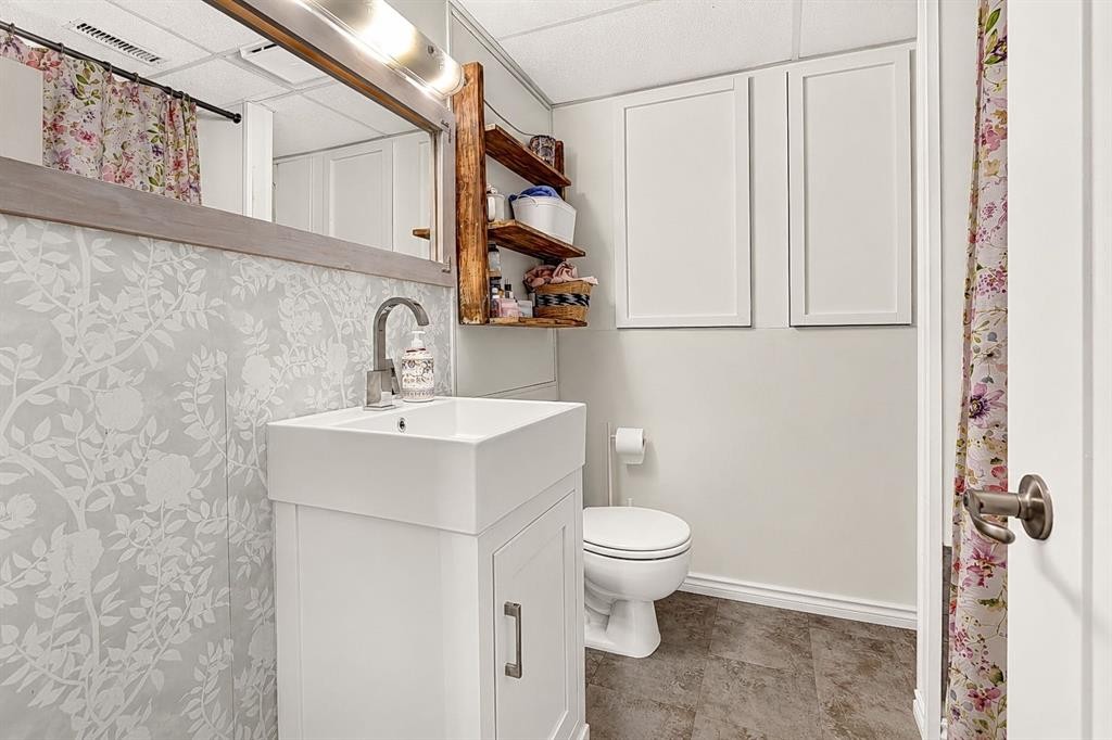 810 Almond Avenue, Beaverlodge, AB