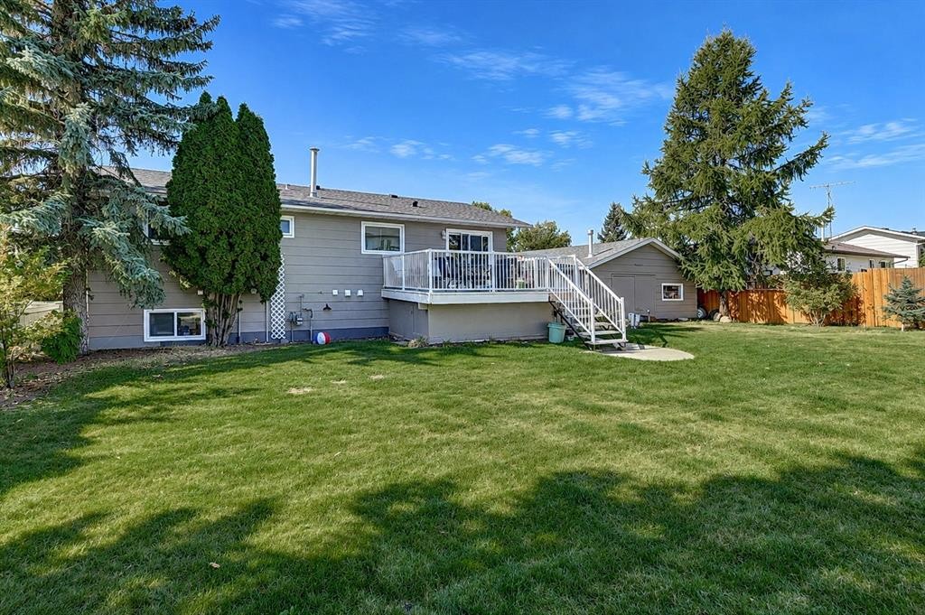 810 Almond Avenue, Beaverlodge, AB
