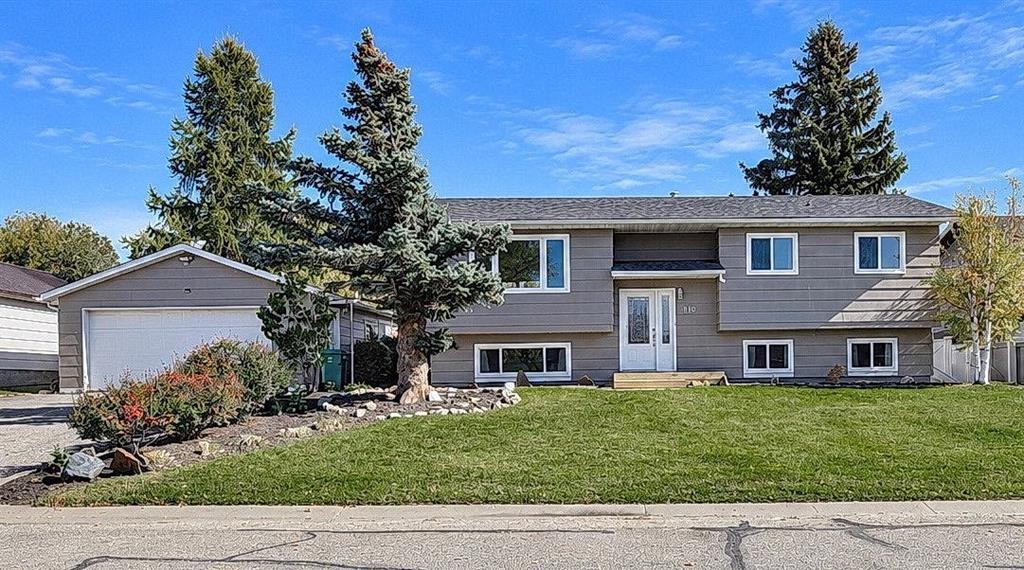 810 Almond Avenue, Beaverlodge, AB