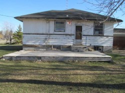 602 5th Ave Avenue Beaverlodge, AB T0H 0C0
