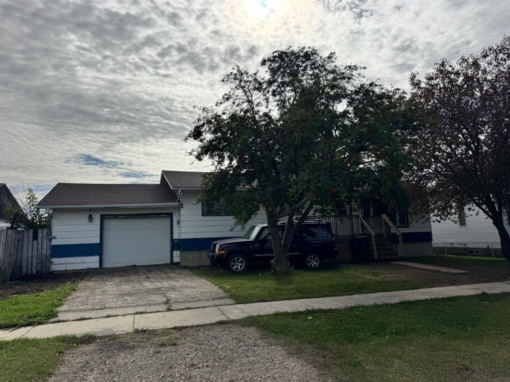 917 2 Avenue, Bluesky, AB