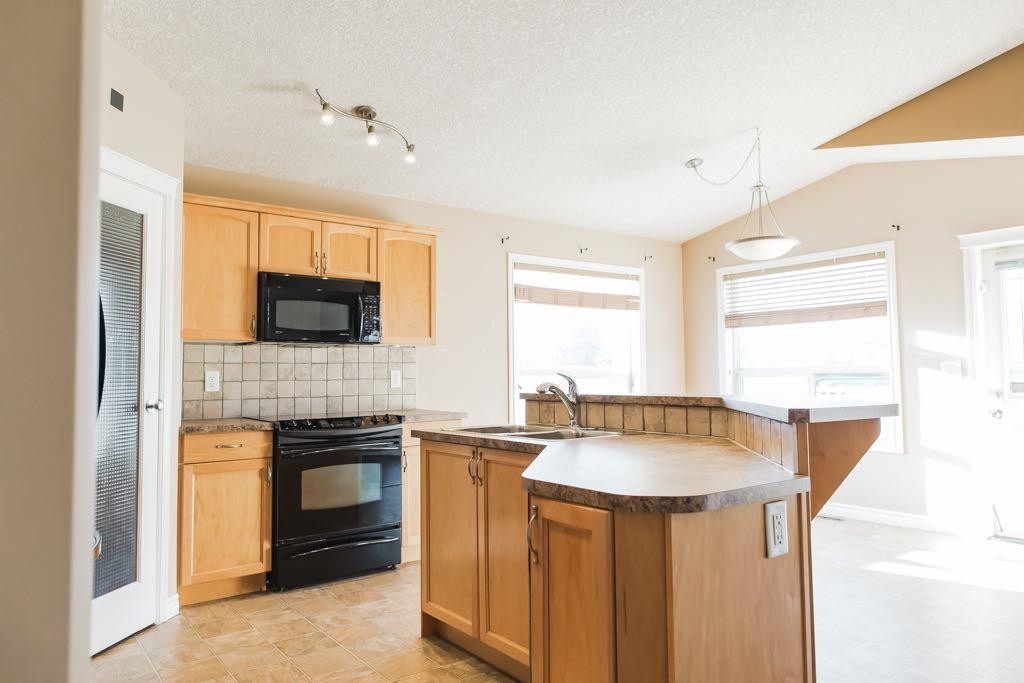 40 Pinnacle Lake Drive, Grande Prairie, AB