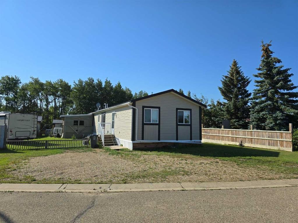 5533 And 5531 51 Street, Berwyn, AB