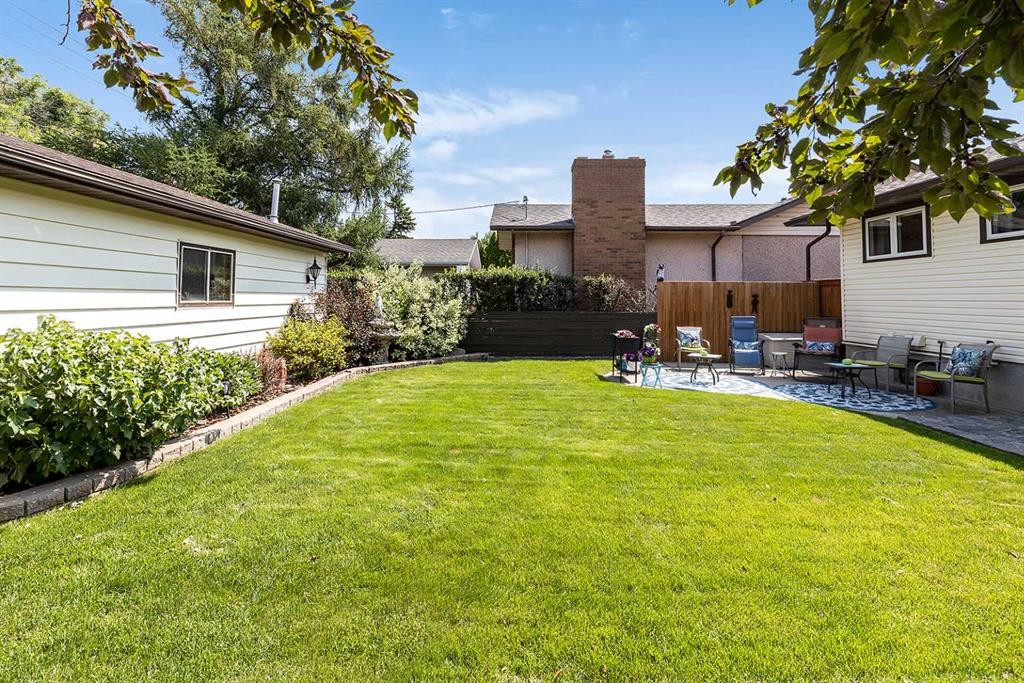 242 11Th Street Ne, Medicine Hat, AB - Outdoor