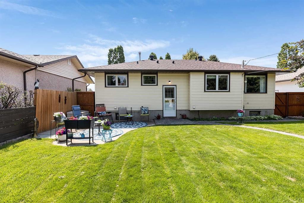 242 11Th Street Ne, Medicine Hat, AB - Outdoor