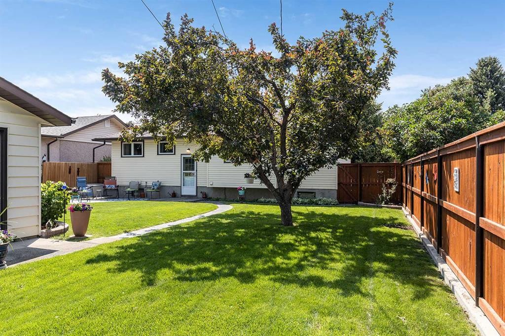 242 11Th Street Ne, Medicine Hat, AB - Outdoor