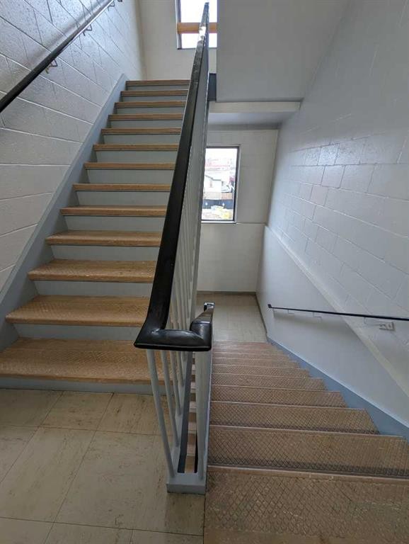 101-556 4 Street Se, Medicine Hat, AB