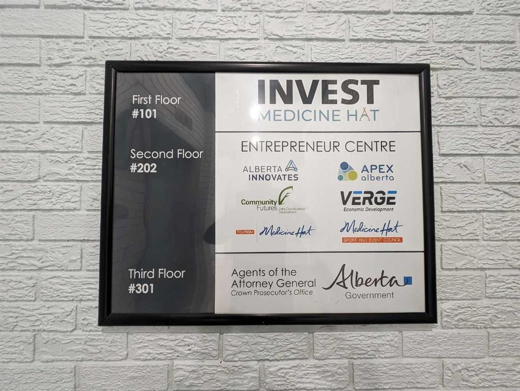 101-556 4 Street Se, Medicine Hat, AB