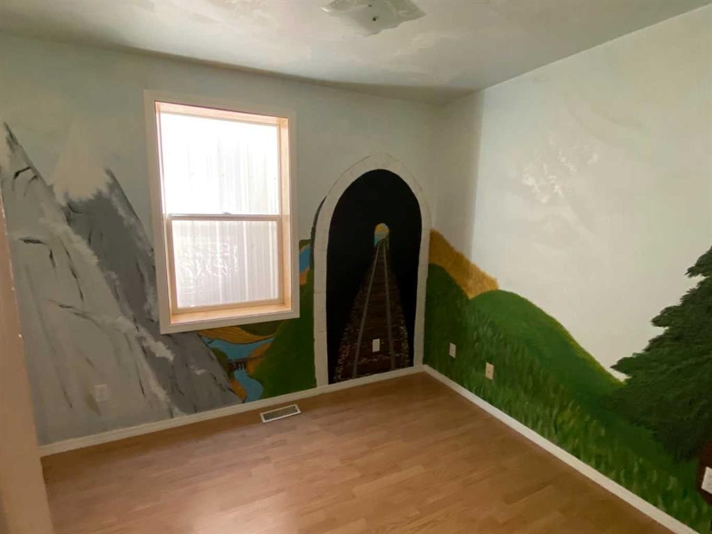 165 Centre Street, Tilley, AB - Indoor