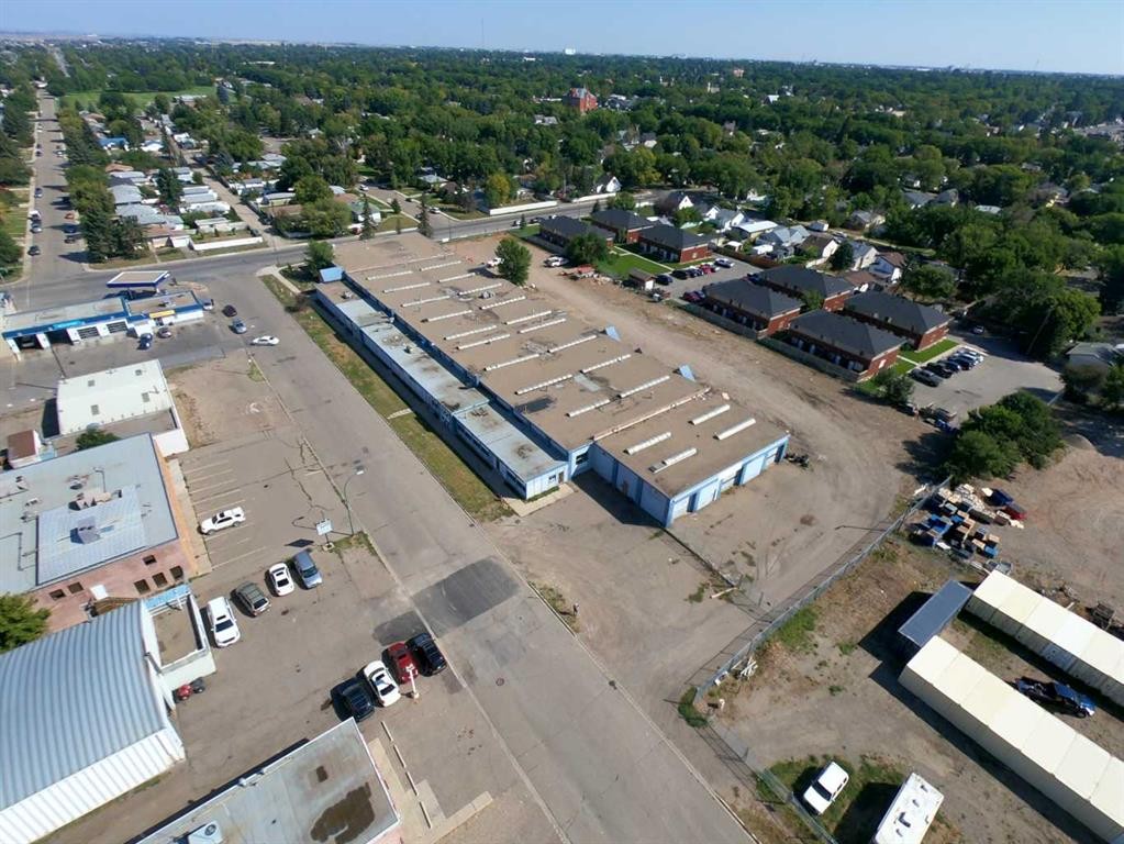 443 10 Street North, Lethbridge, AB