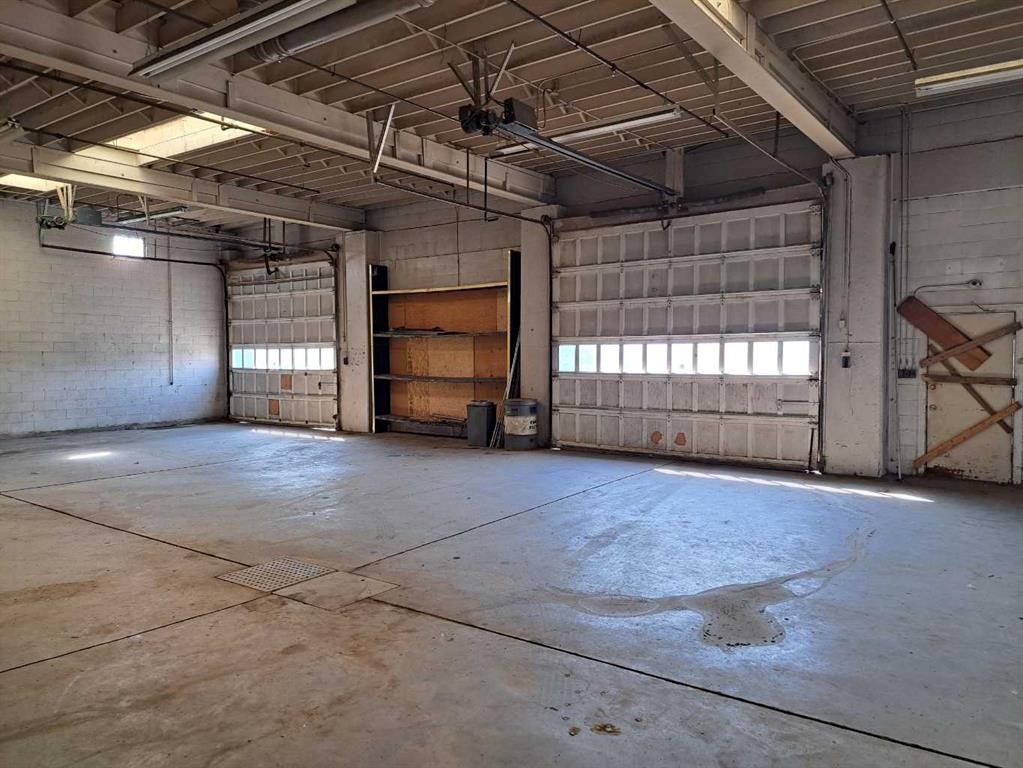 443 10 Street North, Lethbridge, AB