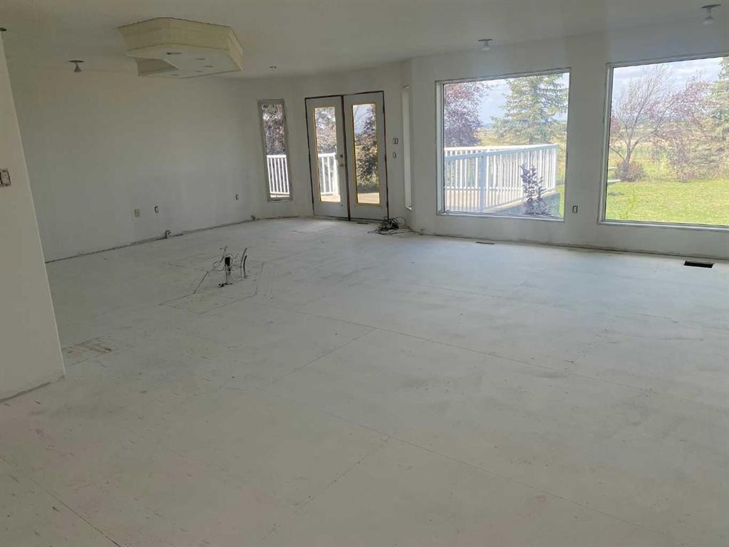 11522 Eagle Butte Road, Rural Cypress County, AB - Indoor