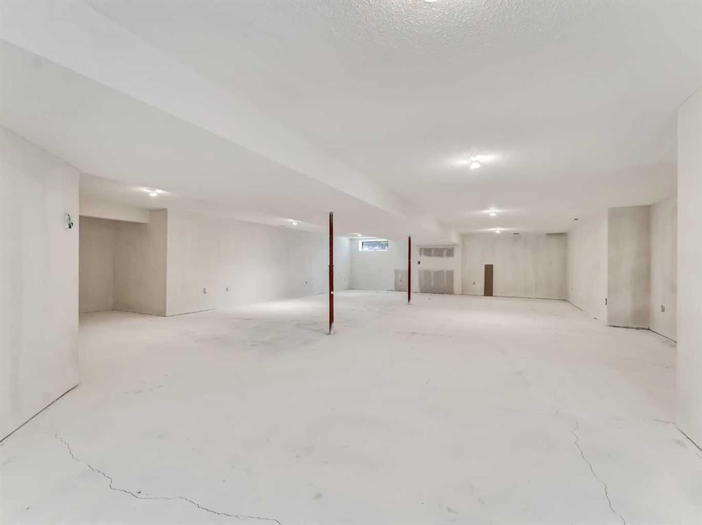 11522 Eagle Butte Road, Rural Cypress County, AB - Indoor