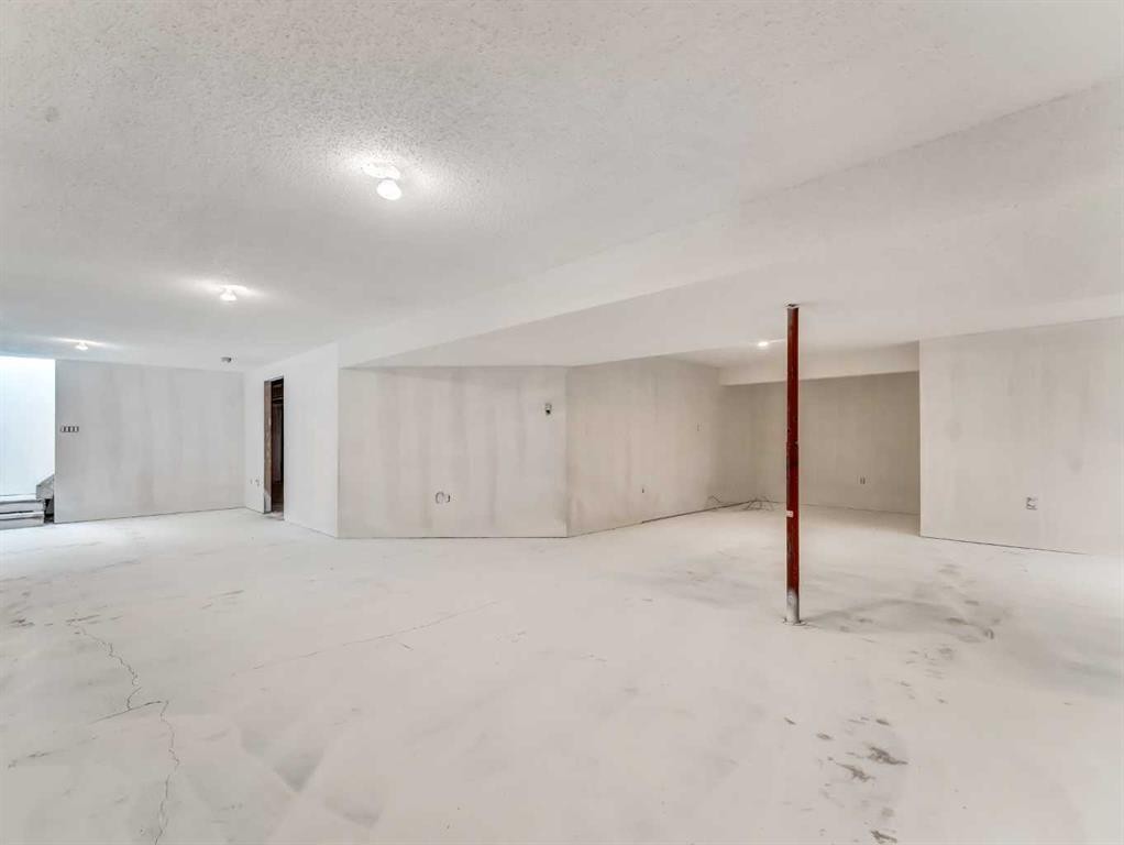 11522 Eagle Butte Road, Rural Cypress County, AB - Indoor