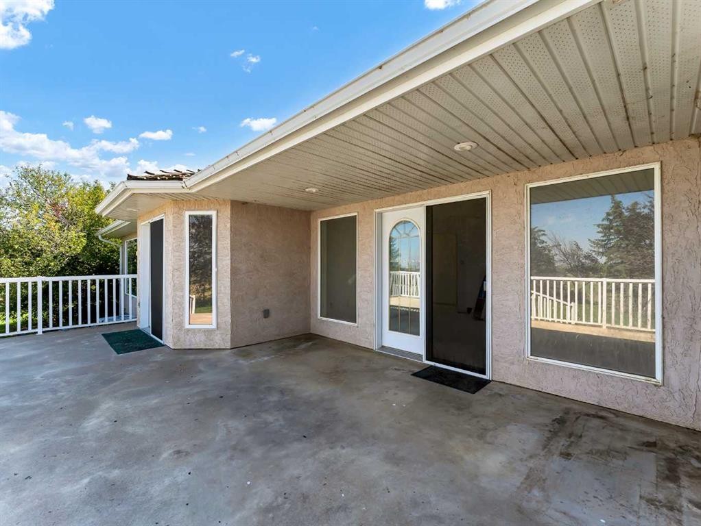 11522 Eagle Butte Road, Rural Cypress County, AB - Outdoor With Exterior