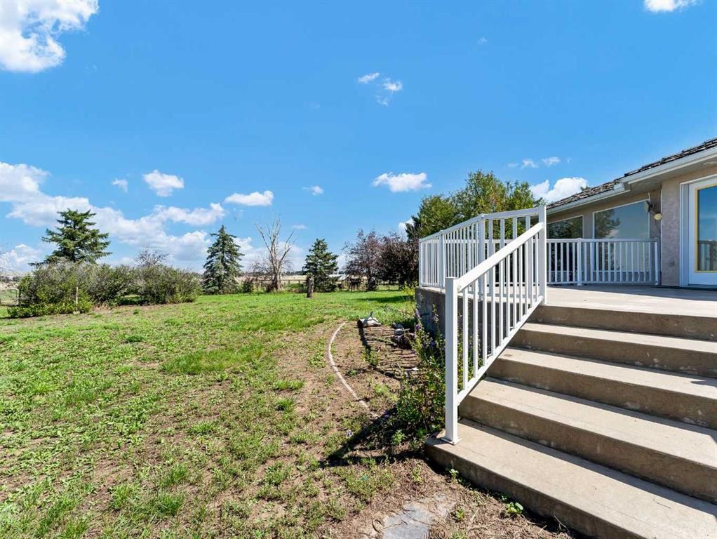 11522 Eagle Butte Road, Rural Cypress County, AB - Outdoor