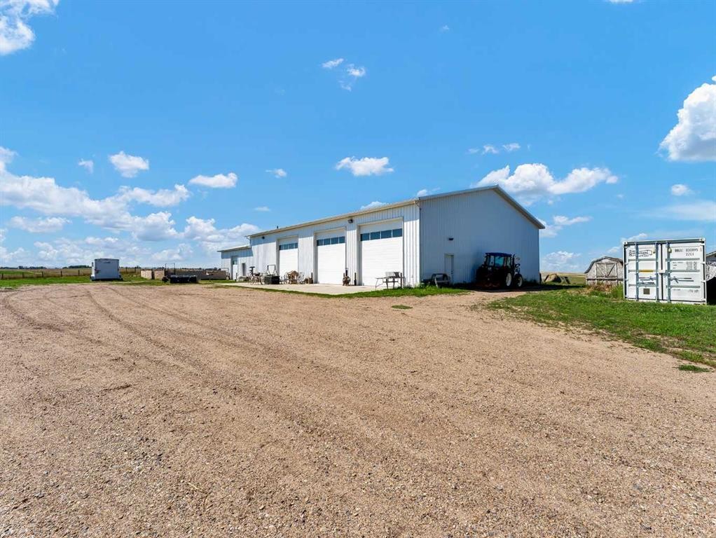 11522 Eagle Butte Road, Rural Cypress County, AB - Outdoor