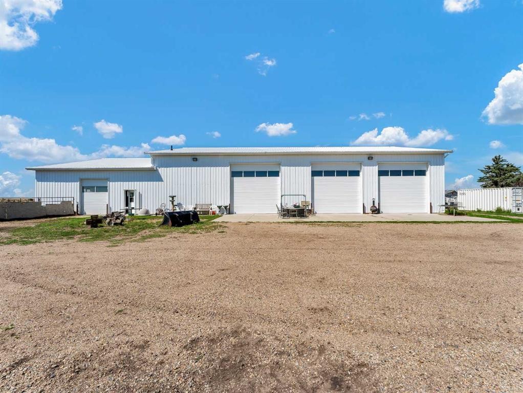 11522 Eagle Butte Road, Rural Cypress County, AB - Outdoor