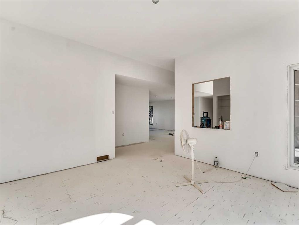 11522 Eagle Butte Road, Rural Cypress County, AB - Indoor Photo Showing Other Room