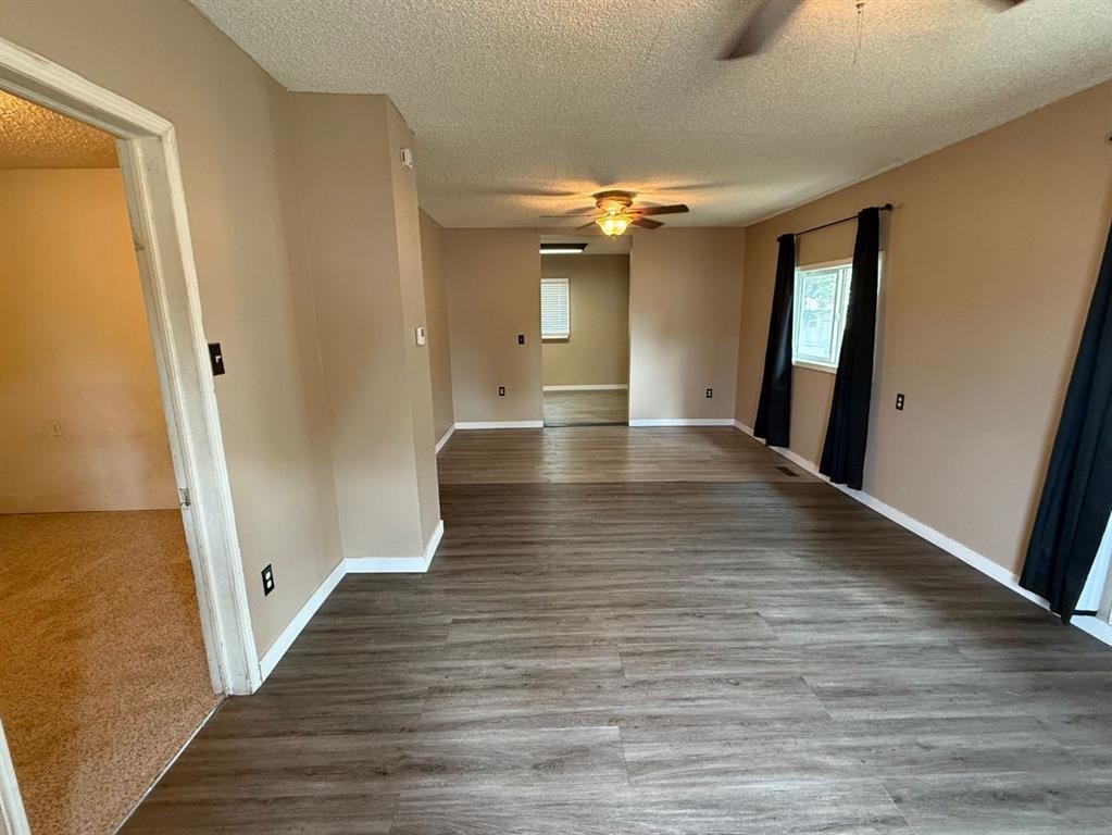 65 Amherst Street, Irvine, AB - Indoor Photo Showing Other Room