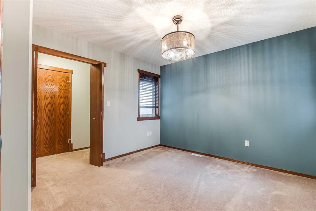 1048 Eagle Ridge Drive, Dunmore, AB - Indoor Photo Showing Other Room