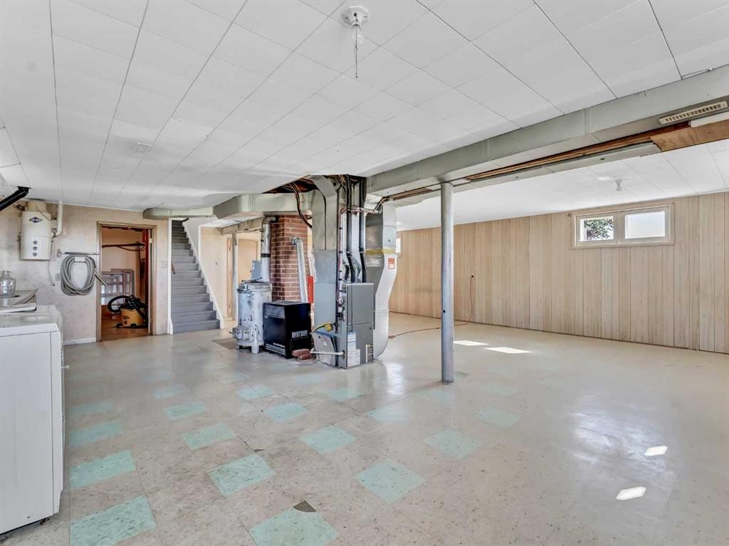 1-13402 Range Road 75, Rural Cypress County, AB - Indoor Photo Showing Basement