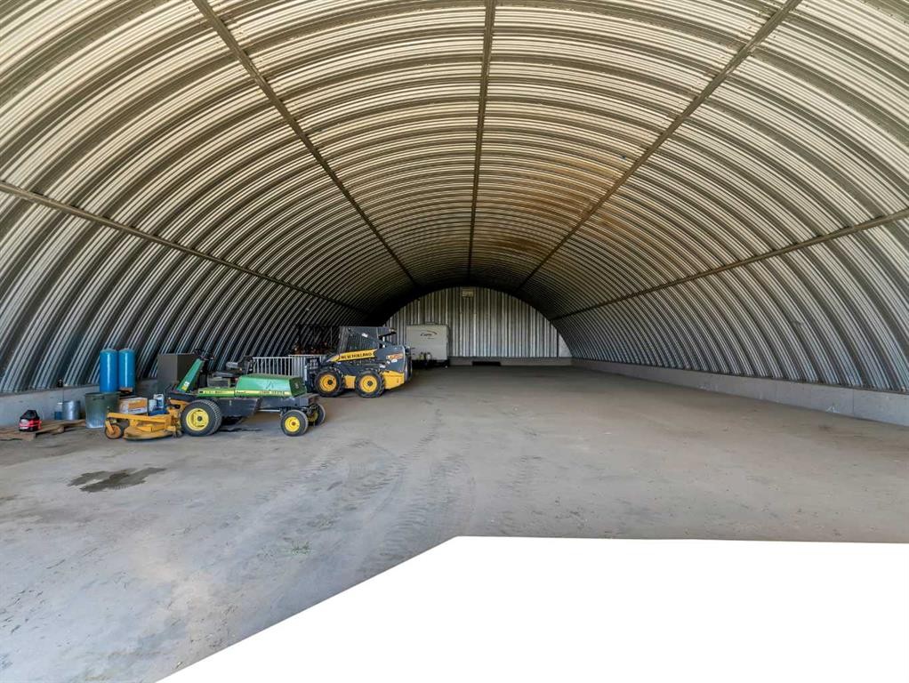 1-13402 Range Road 75, Rural Cypress County, AB - Photo Showing Garage