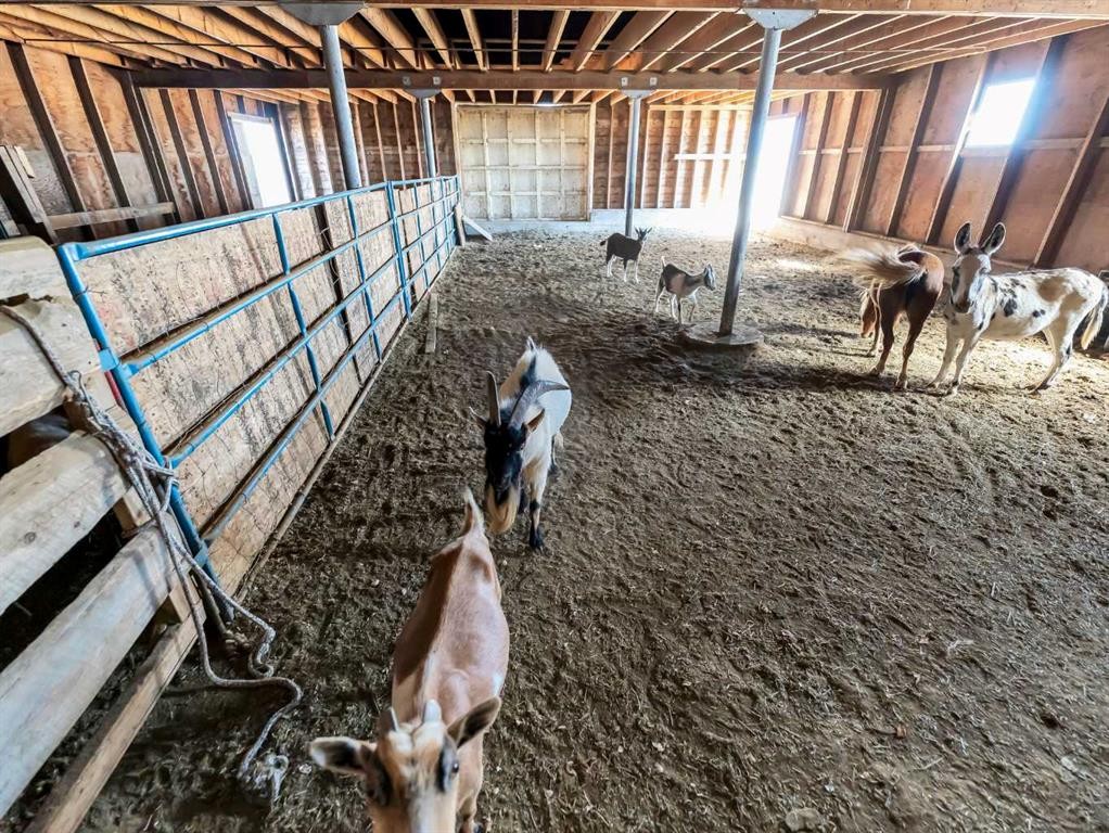 1-13402 Range Road 75, Rural Cypress County, AB - Indoor