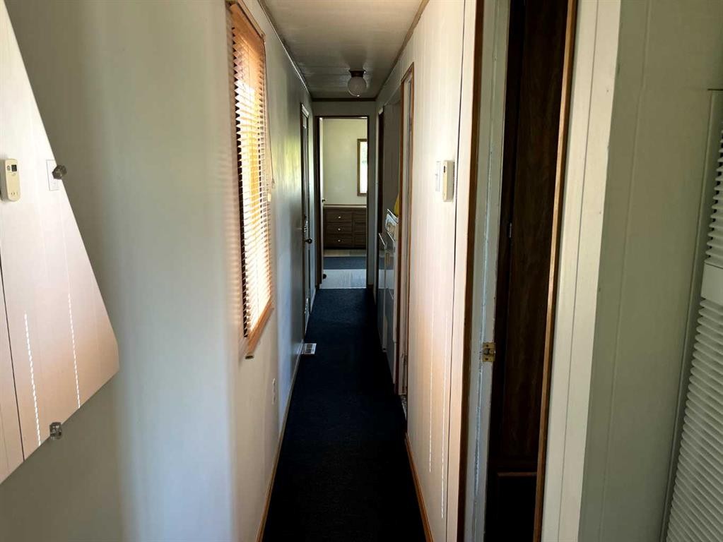 413 4 Street, Suffield, AB - Indoor Photo Showing Other Room