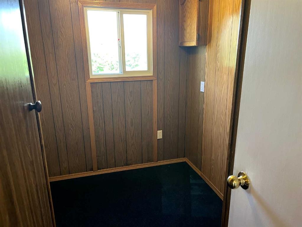 413 4 Street, Suffield, AB - Indoor Photo Showing Other Room