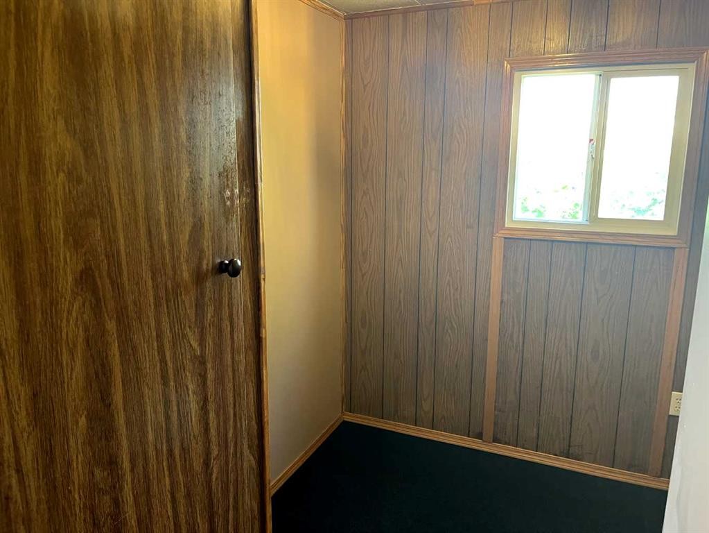413 4 Street, Suffield, AB - Indoor Photo Showing Other Room