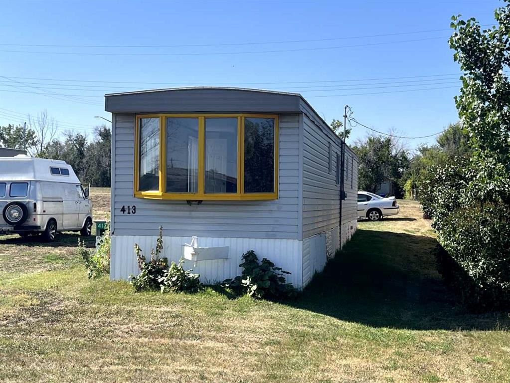 413 4 Street, Suffield, AB - Outdoor