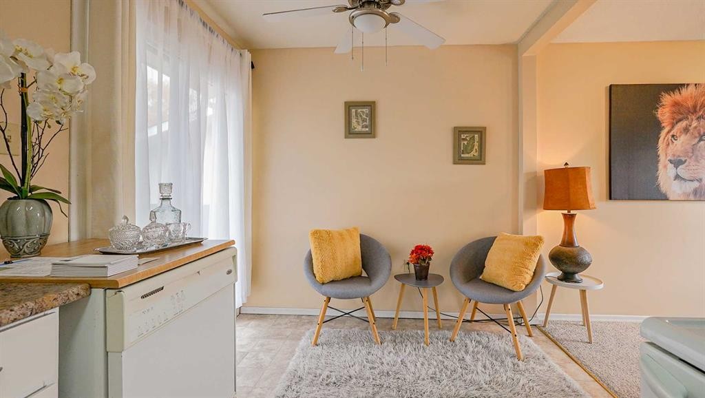 90 Simpson Crescent Se, Medicine Hat, AB - Indoor