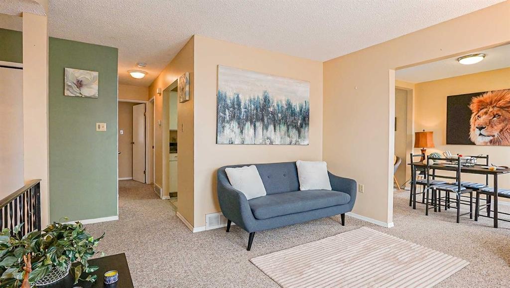 90 Simpson Crescent Se, Medicine Hat, AB - Indoor