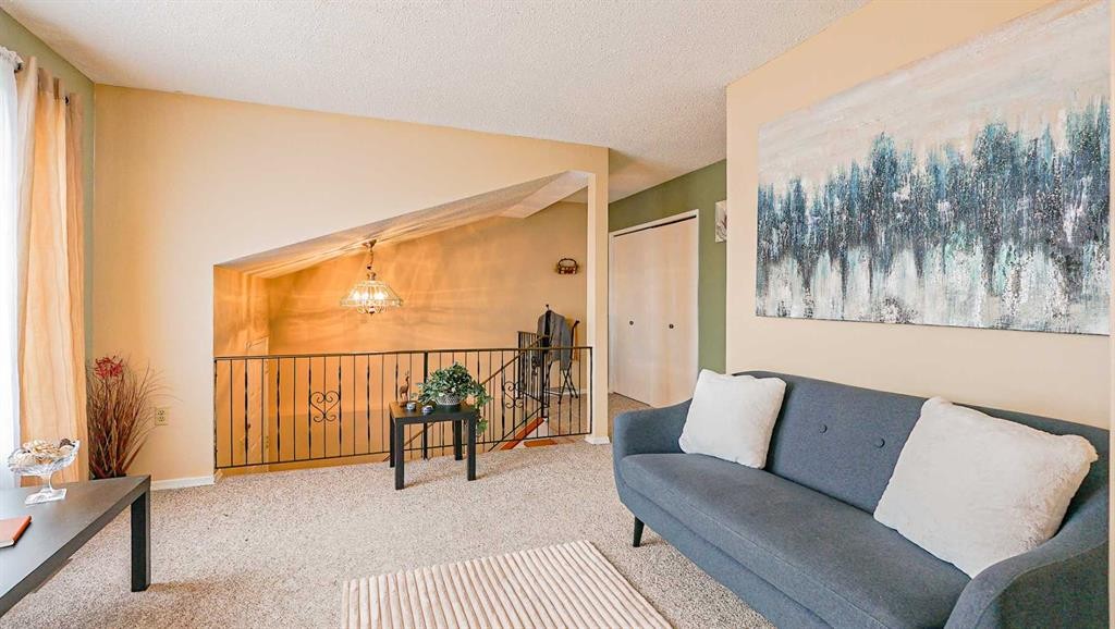 90 Simpson Crescent Se, Medicine Hat, AB - Indoor