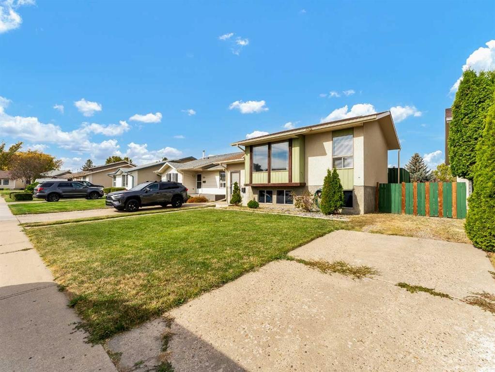 90 Simpson Crescent Se, Medicine Hat, AB - Outdoor