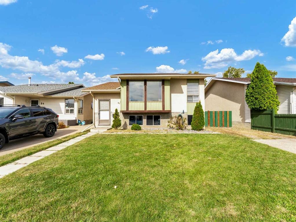 90 Simpson Crescent Se, Medicine Hat, AB - Outdoor