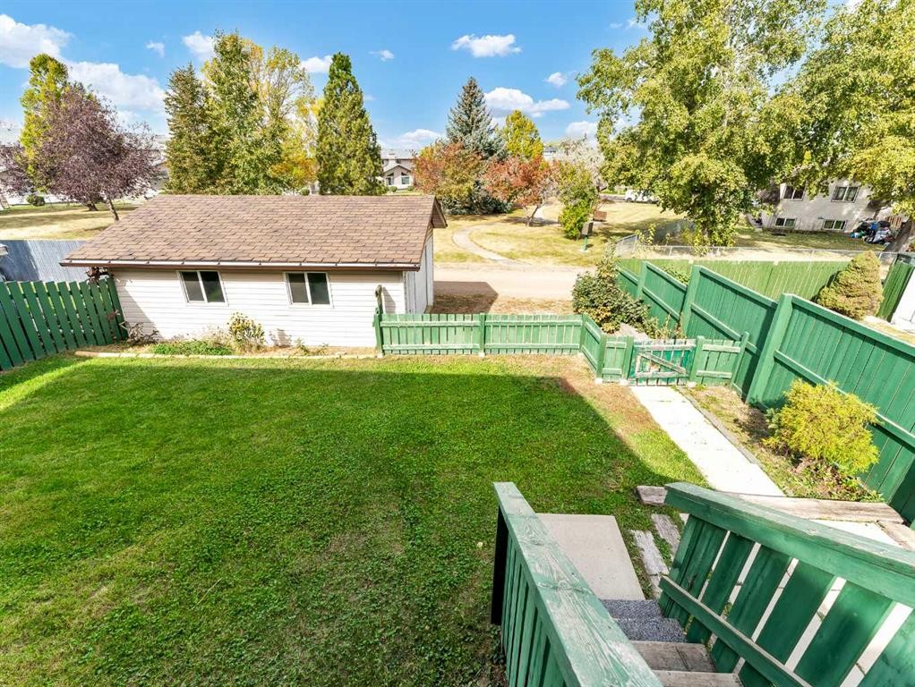 90 Simpson Crescent Se, Medicine Hat, AB - Outdoor