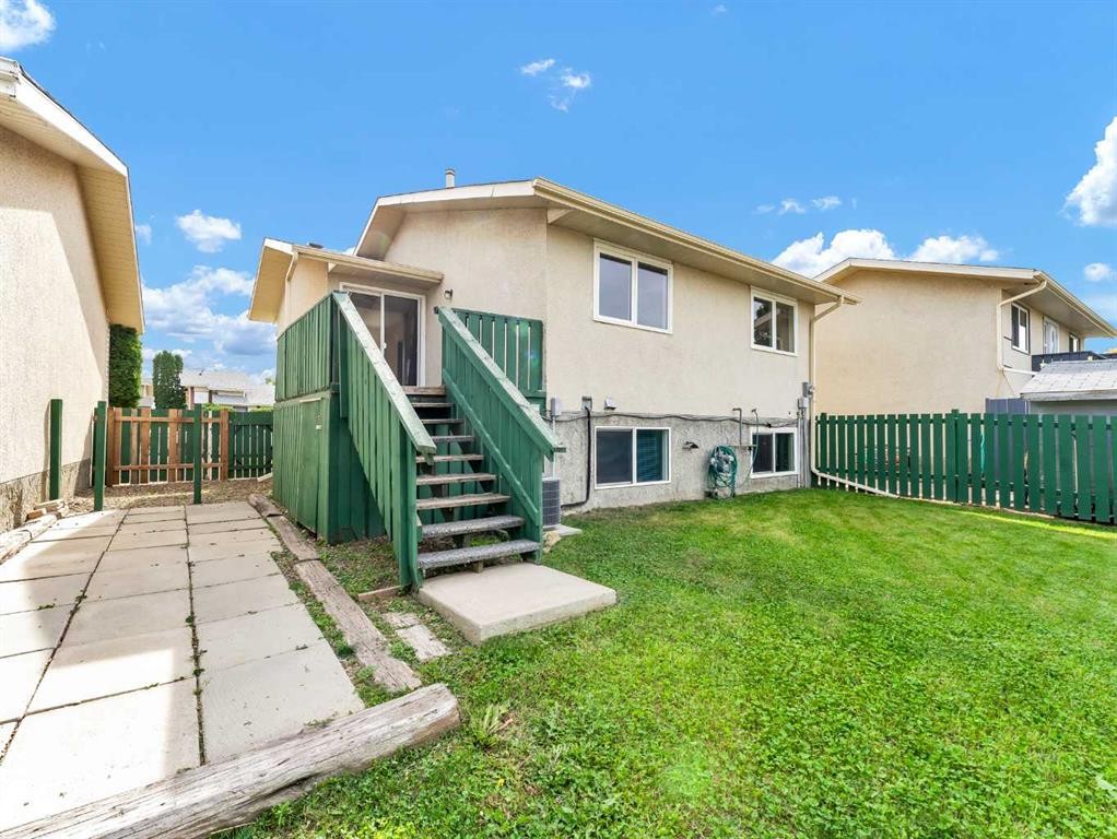 90 Simpson Crescent Se, Medicine Hat, AB - Outdoor