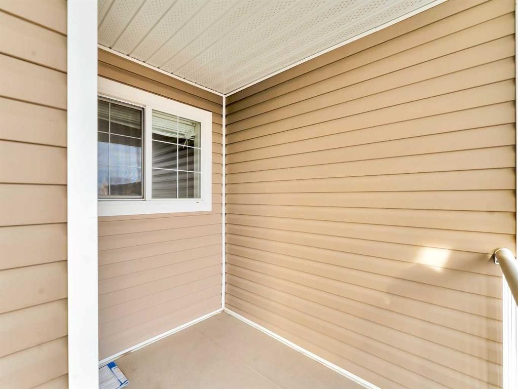 29 Northlands Lane Ne, Medicine Hat, AB - Outdoor With Exterior