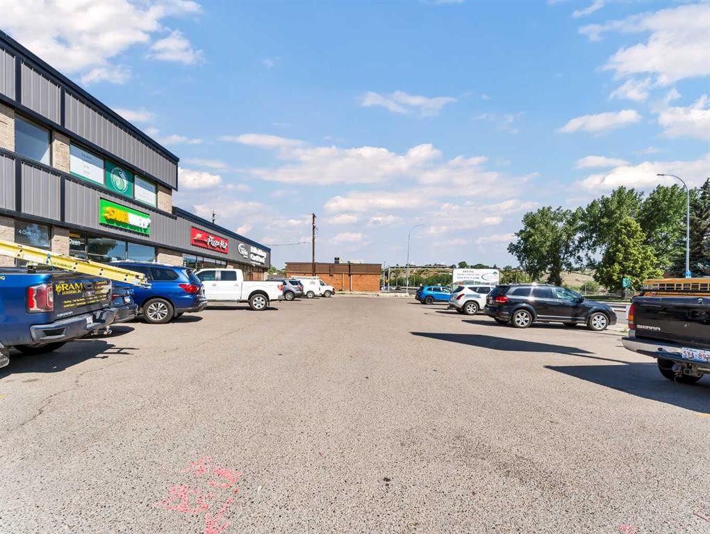 202A-140 Maple Avenue Se, Medicine Hat, AB