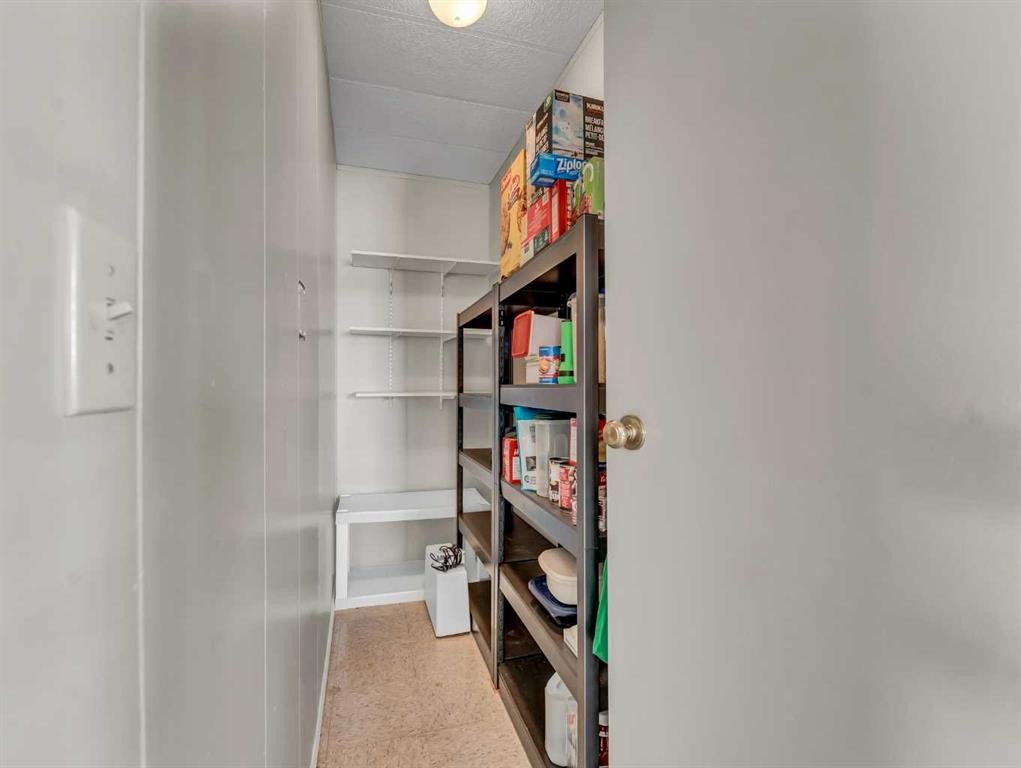 342 Cornell Crescent Sw, Medicine Hat, AB - Indoor