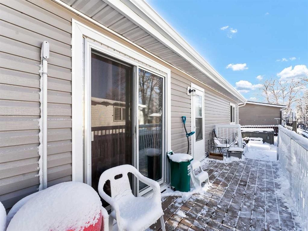 342 Cornell Crescent Sw, Medicine Hat, AB - Outdoor With Deck Patio Veranda With Exterior