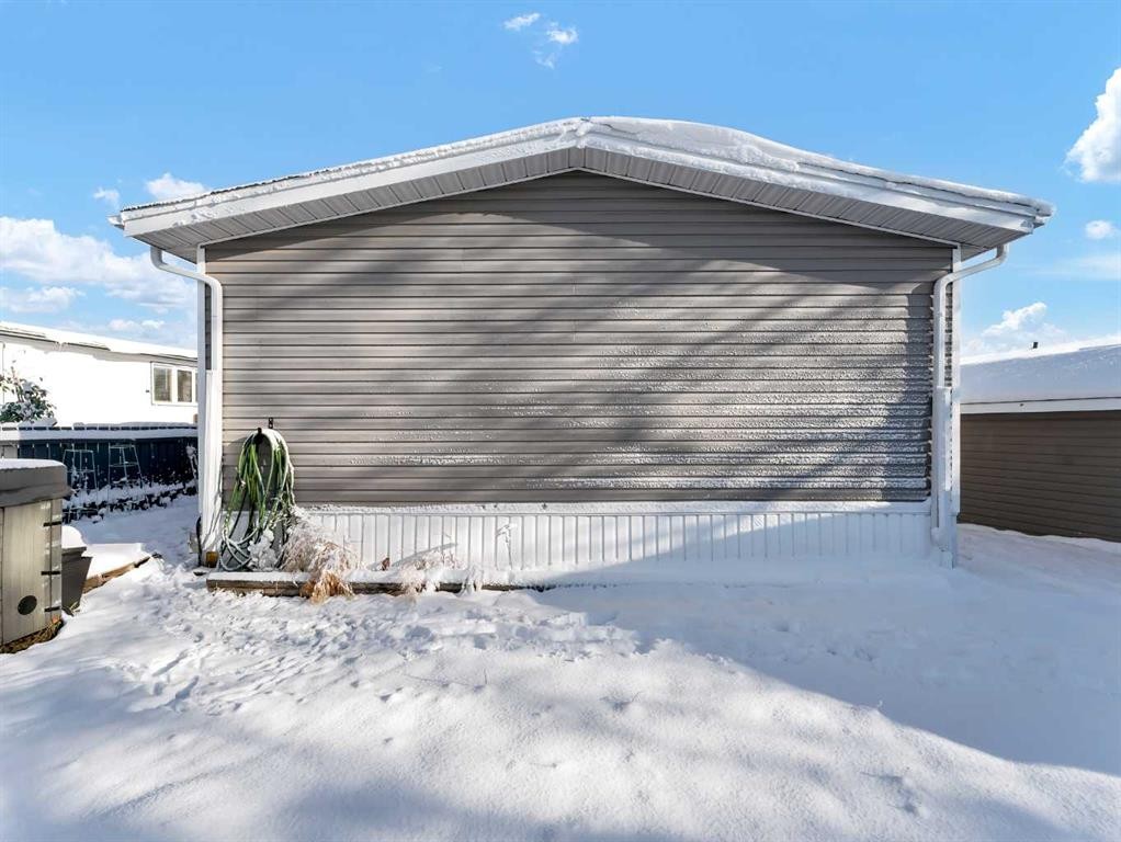 342 Cornell Crescent Sw, Medicine Hat, AB - Outdoor