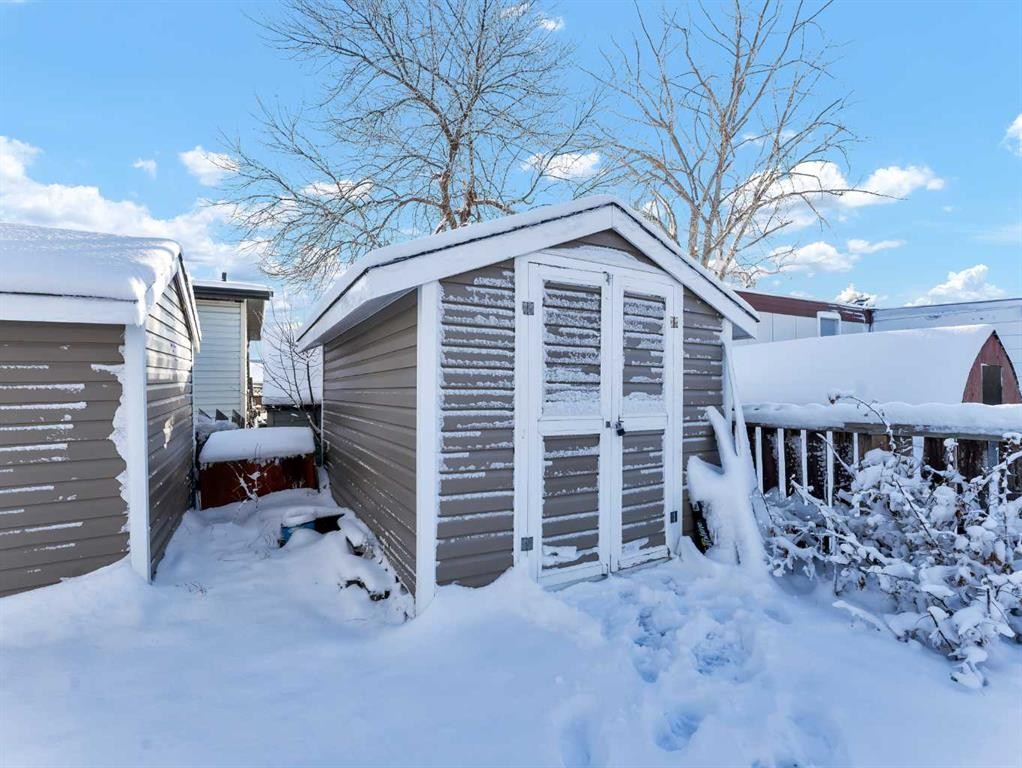 342 Cornell Crescent Sw, Medicine Hat, AB - Outdoor