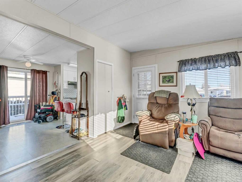 342 Cornell Crescent Sw, Medicine Hat, AB - Indoor