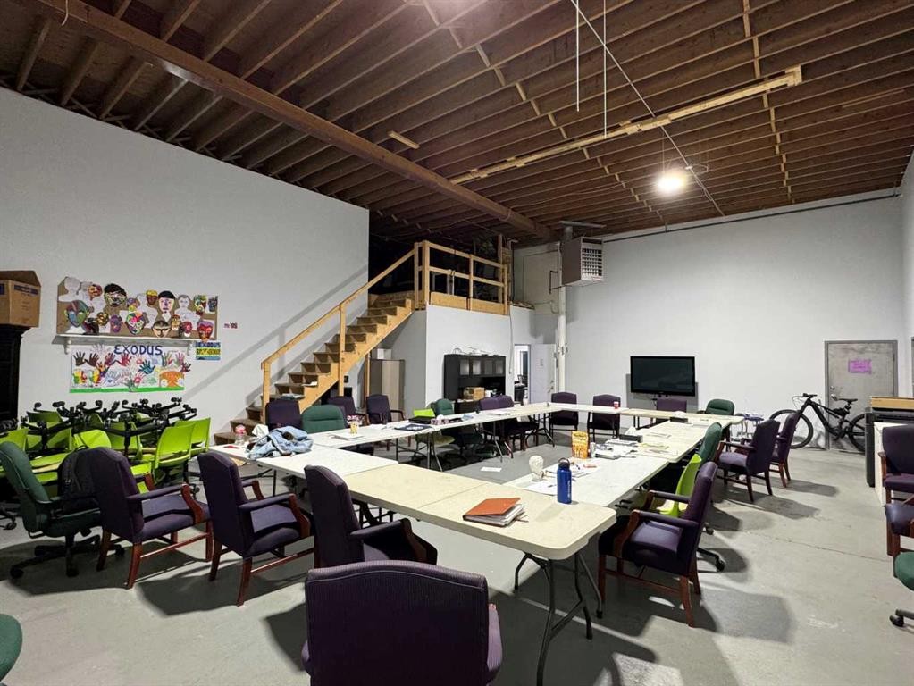 215-219 12B Street North, Lethbridge, AB