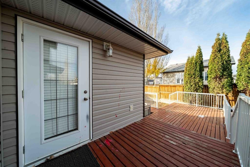 197 Vista Road, Medicine Hat, AB - Outdoor With Exterior