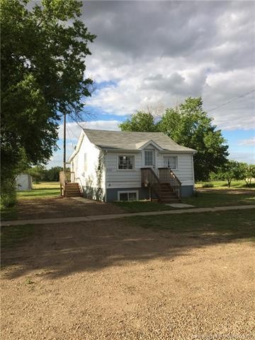 132 3 Avenue East, Empress, AB - Outdoor